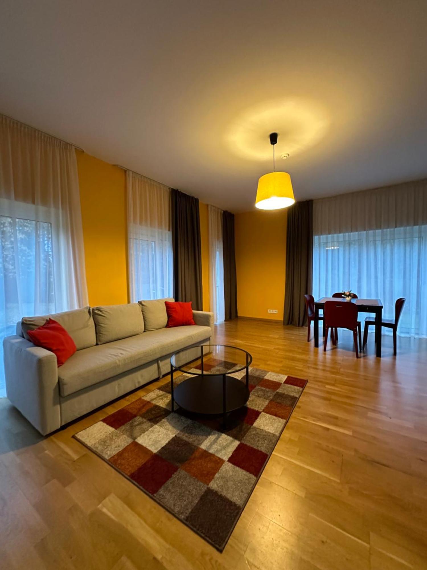 Forrest Apartment *